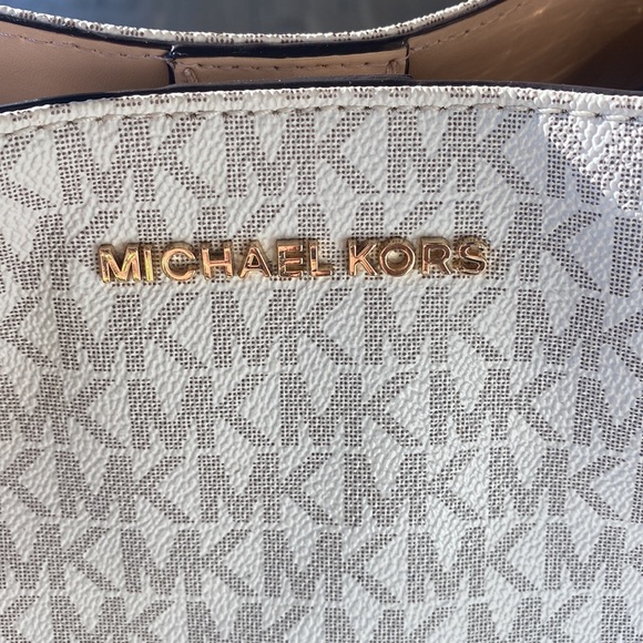 Michael Kors Nicole Large Tote, Previously Owned - Picture 4 of 14